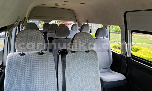 Acheter Occasion Voiture Toyota Hiace Blanc à Beitbridge, Matabeleland South Acheter Occasion Voiture Toyota Hiace Blanc à Beitbridge, Matabeleland South