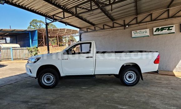 Tenga Tsaru Toyota Hilux Chena Mota in Beitbridge in Matabeleland South Tenga Tsaru Toyota Hilux Chena Mota in Beitbridge in Matabeleland South