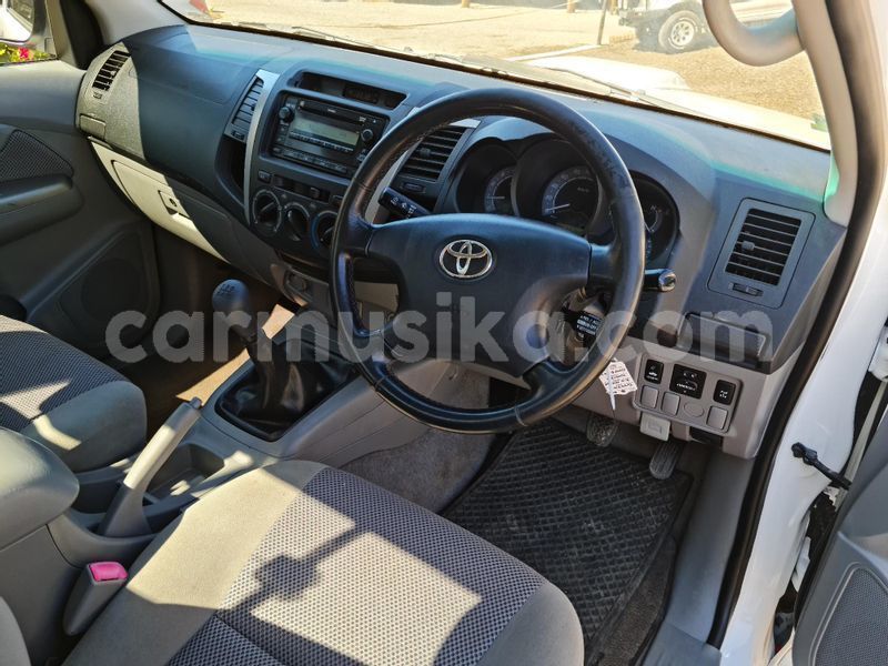 Big with watermark toyota hilux matabeleland south beitbridge 23041