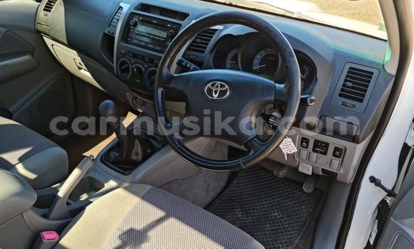 Acheter Occasion Voiture Toyota Hilux Blanc à Beitbridge, Matabeleland South Acheter Occasion Voiture Toyota Hilux Blanc à Beitbridge, Matabeleland South