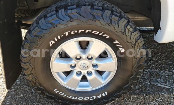 Acheter Occasion Voiture Toyota Hilux Blanc à Beitbridge, Matabeleland South Acheter Occasion Voiture Toyota Hilux Blanc à Beitbridge, Matabeleland South