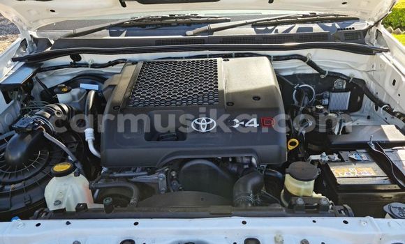 Acheter Occasion Voiture Toyota Hilux Blanc à Beitbridge, Matabeleland South Acheter Occasion Voiture Toyota Hilux Blanc à Beitbridge, Matabeleland South