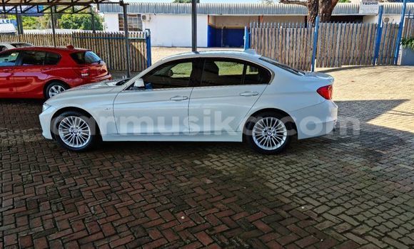 Acheter Occasion Voiture BMW 3–Series Blanc à Beitbridge, Matabeleland South Acheter Occasion Voiture BMW 3–Series Blanc à Beitbridge, Matabeleland South