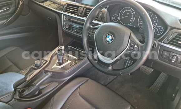 Acheter Occasion Voiture BMW 3–Series Blanc à Beitbridge, Matabeleland South Acheter Occasion Voiture BMW 3–Series Blanc à Beitbridge, Matabeleland South