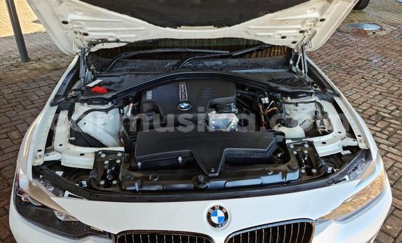 Acheter Occasion Voiture BMW 3–Series Blanc à Beitbridge, Matabeleland South Acheter Occasion Voiture BMW 3–Series Blanc à Beitbridge, Matabeleland South