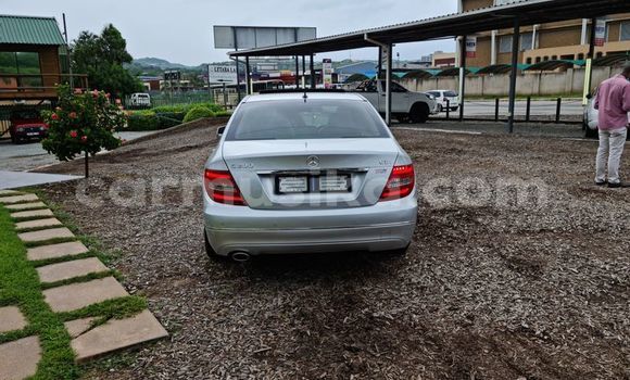 Tenga Tsaru Mercedes-Benz C-Classe Sirivha Mota in Beitbridge in Matabeleland South Tenga Tsaru Mercedes-Benz C-Classe Sirivha Mota in Beitbridge in Matabeleland South
