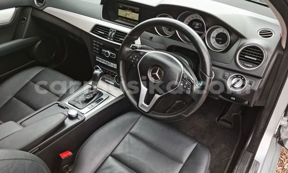 Tenga Tsaru Mercedes-Benz C-Classe Sirivha Mota in Beitbridge in Matabeleland South Tenga Tsaru Mercedes-Benz C-Classe Sirivha Mota in Beitbridge in Matabeleland South