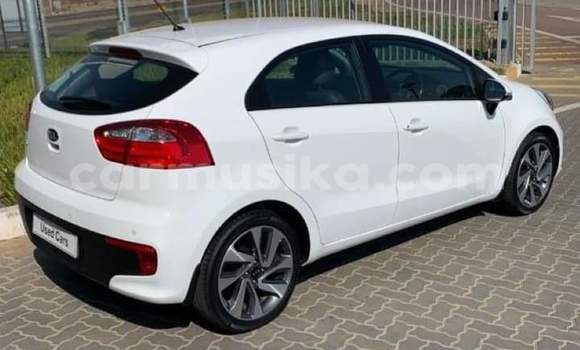 Buy Used Kia Rio White Car in Beitbridge in Matabeleland South Buy Used Kia Rio White Car in Beitbridge in Matabeleland South