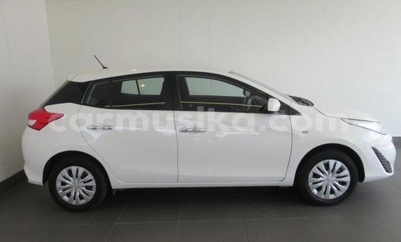 Buy Used Toyota Yaris Silver Car in Beitbridge in Matabeleland South Buy Used Toyota Yaris Silver Car in Beitbridge in Matabeleland South