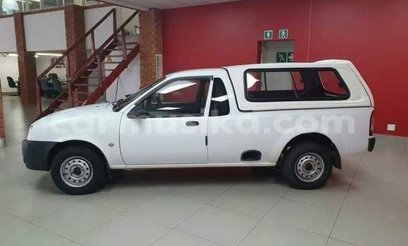 Tenga Tsaru Ford Escort Chena Mota in Beitbridge in Matabeleland South