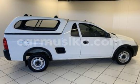 Buy Used Opel Corsa White Car in Beitbridge in Matabeleland South