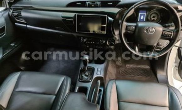 Acheter Occasion Voiture Toyota Hilux Blanc à Beitbridge, Matabeleland South Acheter Occasion Voiture Toyota Hilux Blanc à Beitbridge, Matabeleland South