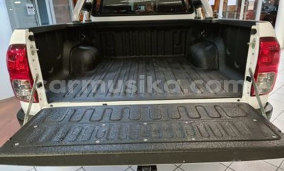 Acheter Occasion Voiture Toyota Hilux Blanc à Beitbridge, Matabeleland South Acheter Occasion Voiture Toyota Hilux Blanc à Beitbridge, Matabeleland South