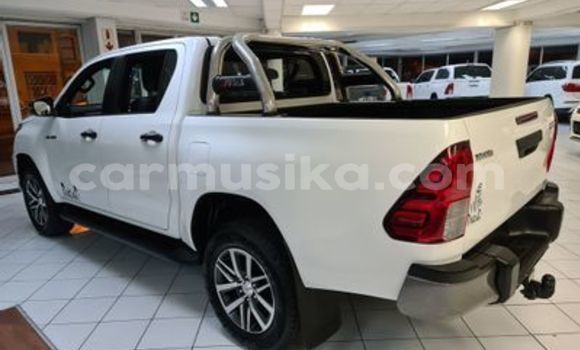 Acheter Occasion Voiture Toyota Hilux Blanc à Beitbridge, Matabeleland South Acheter Occasion Voiture Toyota Hilux Blanc à Beitbridge, Matabeleland South