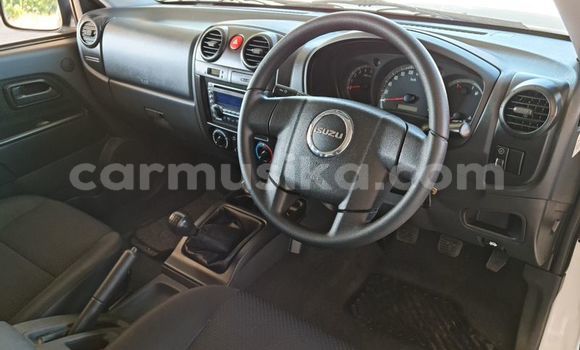 Acheter Occasion Voiture Isuzu KB Blanc à Beitbridge, Matabeleland South Acheter Occasion Voiture Isuzu KB Blanc à Beitbridge, Matabeleland South