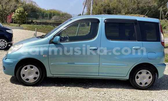 Acheter Occasion Voiture Toyota FunCargo Bleu à Beitbridge, Matabeleland South Acheter Occasion Voiture Toyota FunCargo Bleu à Beitbridge, Matabeleland South