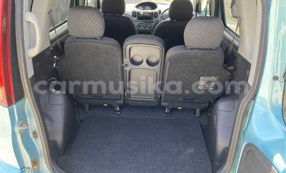 Acheter Occasion Voiture Toyota FunCargo Bleu à Beitbridge, Matabeleland South Acheter Occasion Voiture Toyota FunCargo Bleu à Beitbridge, Matabeleland South