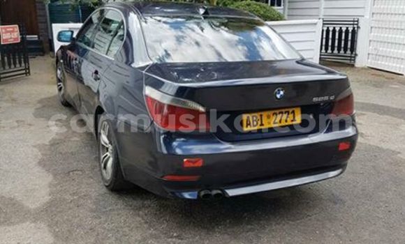 Nunua Ilio tumika BMW 5–Series Bluu Gari ndani ya Alexandra Park nchini Harare