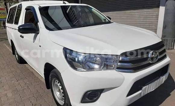 Buy Used Toyota Hilux White Car in Beitbridge in Matabeleland South