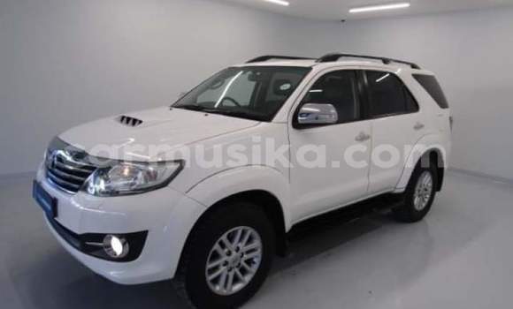 Tenga Tsaru Toyota Fortuner Chena Mota in Beitbridge in Matabeleland South Tenga Tsaru Toyota Fortuner Chena Mota in Beitbridge in Matabeleland South