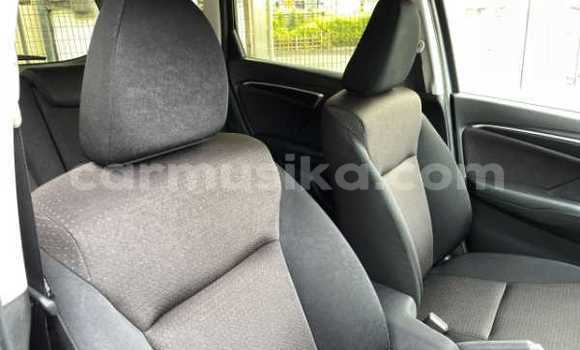 Buy Used Honda Fit Blue Car in Beitbridge in Matabeleland South Buy Used Honda Fit Blue Car in Beitbridge in Matabeleland South