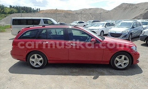 Tenga Tsaru Mercedes-Benz C-Classe Tsvuku Mota in Beitbridge in Matabeleland South Tenga Tsaru Mercedes-Benz C-Classe Tsvuku Mota in Beitbridge in Matabeleland South