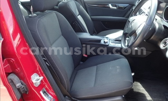 Tenga Tsaru Mercedes-Benz C-Classe Tsvuku Mota in Beitbridge in Matabeleland South Tenga Tsaru Mercedes-Benz C-Classe Tsvuku Mota in Beitbridge in Matabeleland South