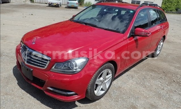 Tenga Tsaru Mercedes-Benz C-Classe Tsvuku Mota in Beitbridge in Matabeleland South Tenga Tsaru Mercedes-Benz C-Classe Tsvuku Mota in Beitbridge in Matabeleland South