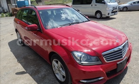 Tenga Tsaru Mercedes-Benz C-Classe Tsvuku Mota in Beitbridge in Matabeleland South Tenga Tsaru Mercedes-Benz C-Classe Tsvuku Mota in Beitbridge in Matabeleland South