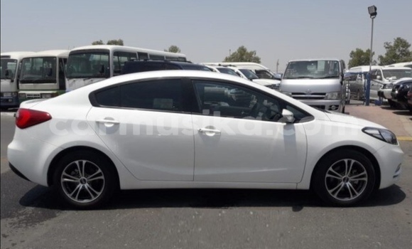 Acheter Occasion Voiture Kia Forte Blanc à Beitbridge, Matabeleland South Acheter Occasion Voiture Kia Forte Blanc à Beitbridge, Matabeleland South