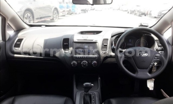 Acheter Occasion Voiture Kia Forte Blanc à Beitbridge, Matabeleland South Acheter Occasion Voiture Kia Forte Blanc à Beitbridge, Matabeleland South