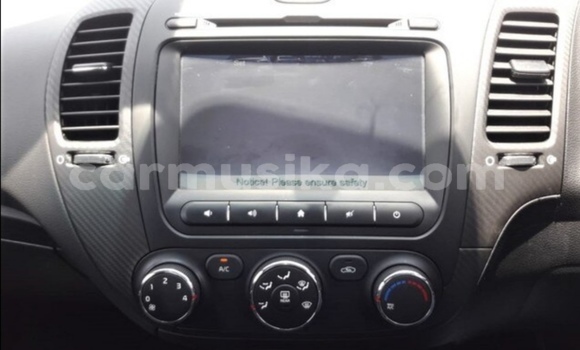 Acheter Occasion Voiture Kia Forte Blanc à Beitbridge, Matabeleland South Acheter Occasion Voiture Kia Forte Blanc à Beitbridge, Matabeleland South