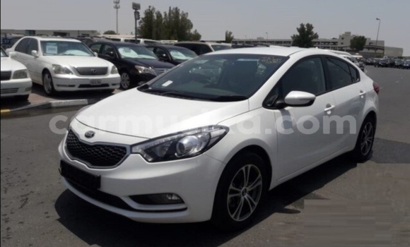 Acheter Occasion Voiture Kia Forte Blanc à Beitbridge, Matabeleland South Acheter Occasion Voiture Kia Forte Blanc à Beitbridge, Matabeleland South