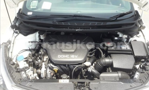 Acheter Occasion Voiture Kia Forte Blanc à Beitbridge, Matabeleland South Acheter Occasion Voiture Kia Forte Blanc à Beitbridge, Matabeleland South