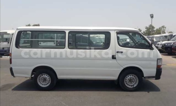 Tenga Tsaru Toyota Hiace Chena Mota in Beitbridge in Matabeleland South Tenga Tsaru Toyota Hiace Chena Mota in Beitbridge in Matabeleland South