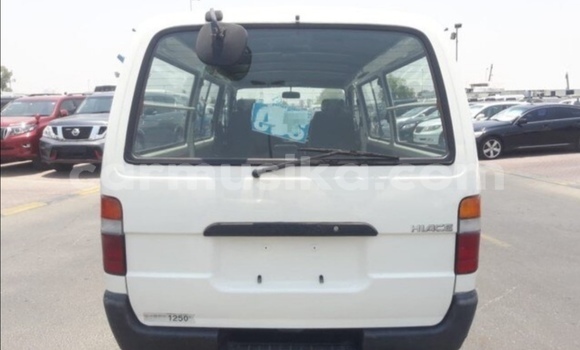 Tenga Tsaru Toyota Hiace Chena Mota in Beitbridge in Matabeleland South Tenga Tsaru Toyota Hiace Chena Mota in Beitbridge in Matabeleland South
