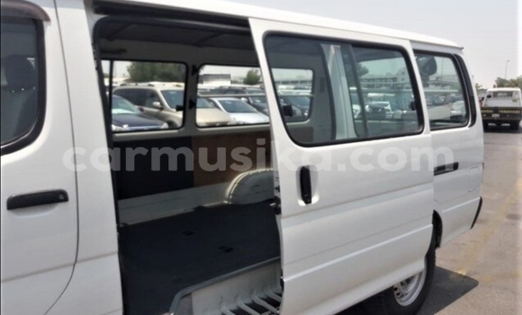 Tenga Tsaru Toyota Hiace Chena Mota in Beitbridge in Matabeleland South Tenga Tsaru Toyota Hiace Chena Mota in Beitbridge in Matabeleland South