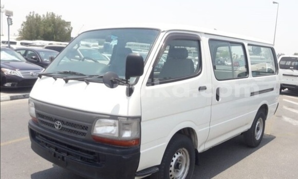 Tenga Tsaru Toyota Hiace Chena Mota in Beitbridge in Matabeleland South Tenga Tsaru Toyota Hiace Chena Mota in Beitbridge in Matabeleland South