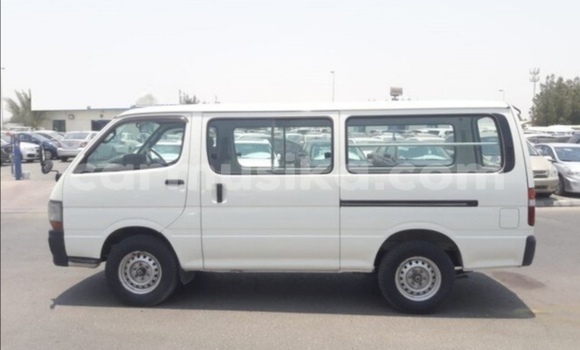 Tenga Tsaru Toyota Hiace Chena Mota in Beitbridge in Matabeleland South Tenga Tsaru Toyota Hiace Chena Mota in Beitbridge in Matabeleland South