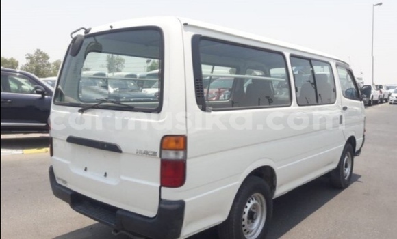 Tenga Tsaru Toyota Hiace Chena Mota in Beitbridge in Matabeleland South Tenga Tsaru Toyota Hiace Chena Mota in Beitbridge in Matabeleland South