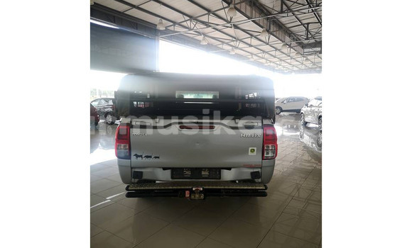 Nunua Ilio tumika Toyota Hilux Fedha Gari ndani ya Beitbridge nchini Matabeleland Kusini Nunua Ilio tumika Toyota Hilux Fedha Gari ndani ya Beitbridge nchini Matabeleland Kusini