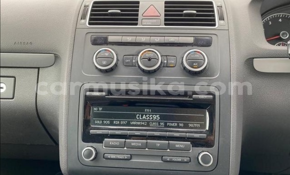 Acheter Occasion Voiture Volkswagen Touran Blanc à Beitbridge, Matabeleland South Acheter Occasion Voiture Volkswagen Touran Blanc à Beitbridge, Matabeleland South