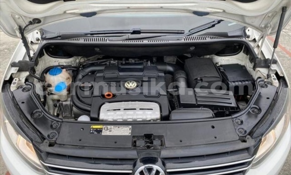 Acheter Occasion Voiture Volkswagen Touran Blanc à Beitbridge, Matabeleland South Acheter Occasion Voiture Volkswagen Touran Blanc à Beitbridge, Matabeleland South