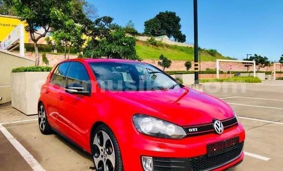Tenga Tsaru Volkswagen Golf GTI Tsvuku Mota in Beitbridge in Matabeleland South