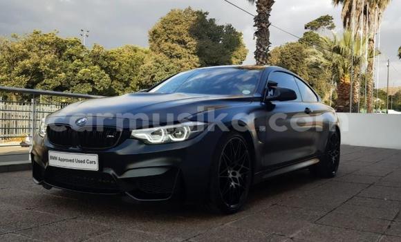 Nunua Ilio tumika BMW M4 Nyeusi Gari ndani ya Beitbridge nchini Matabeleland Kusini