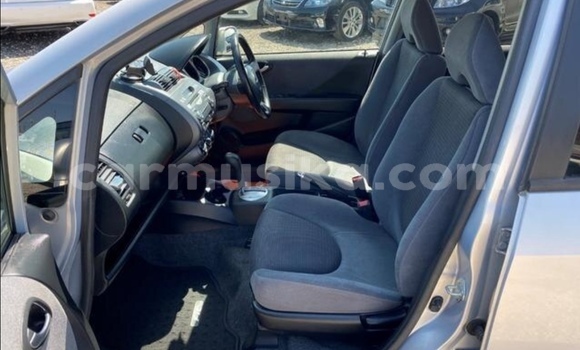 Nunua Ilio tumika Honda Fit Bluu Gari ndani ya Beitbridge nchini Matabeleland Kusini Nunua Ilio tumika Honda Fit Bluu Gari ndani ya Beitbridge nchini Matabeleland Kusini