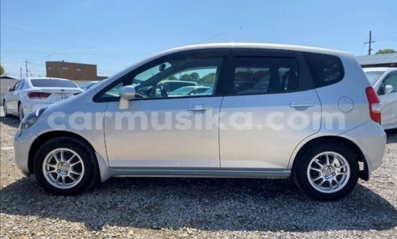 Nunua Ilio tumika Honda Fit Bluu Gari ndani ya Beitbridge nchini Matabeleland Kusini Nunua Ilio tumika Honda Fit Bluu Gari ndani ya Beitbridge nchini Matabeleland Kusini