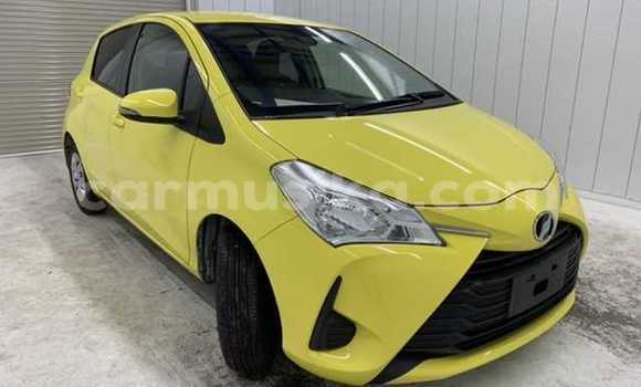 Acheter Occasion Voiture Toyota Vitz Beige à Beitbridge, Matabeleland South