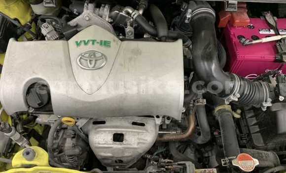 Acheter Occasion Voiture Toyota Vitz Beige à Beitbridge, Matabeleland South Acheter Occasion Voiture Toyota Vitz Beige à Beitbridge, Matabeleland South