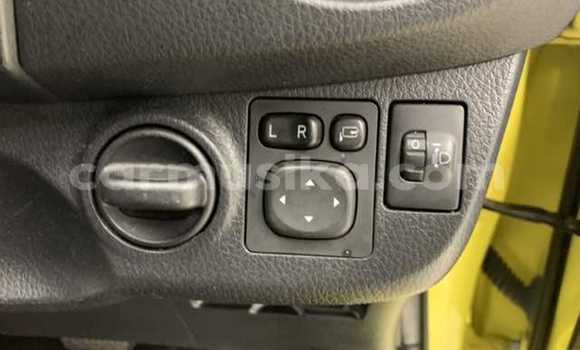 Acheter Occasion Voiture Toyota Vitz Beige à Beitbridge, Matabeleland South Acheter Occasion Voiture Toyota Vitz Beige à Beitbridge, Matabeleland South